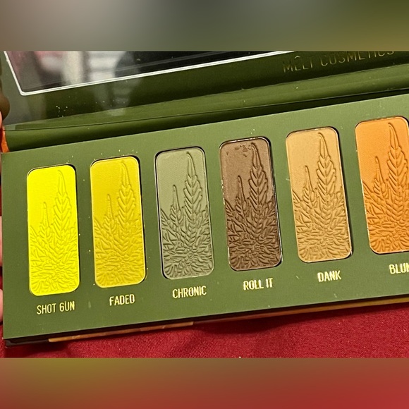 MELT “420 FOUR TWENTY” MAKEUP VAULT/ GOLD FOIL COLLECTOR BOX & GLASS ACCESSORY - Picture 8 of 14